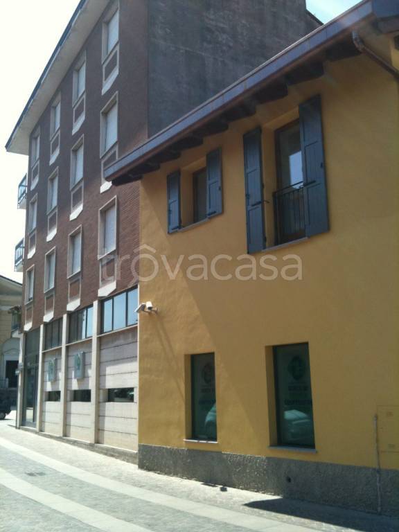 Ufficio in vendita a Cornate d'Adda via Giacomo Matteotti, 5