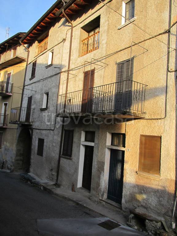 Casa Indipendente in vendita a Berbenno di Valtellina via Nuova, 933