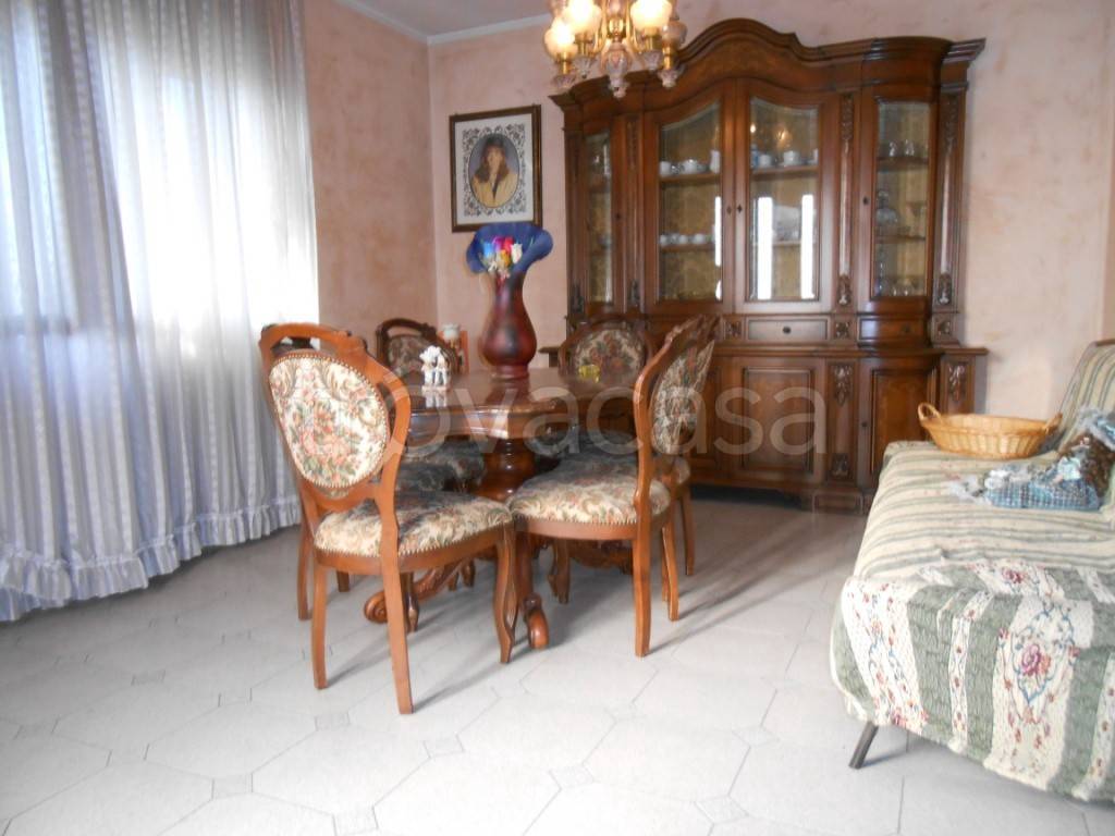 Appartamento in vendita a Polesella via Achille Grandi
