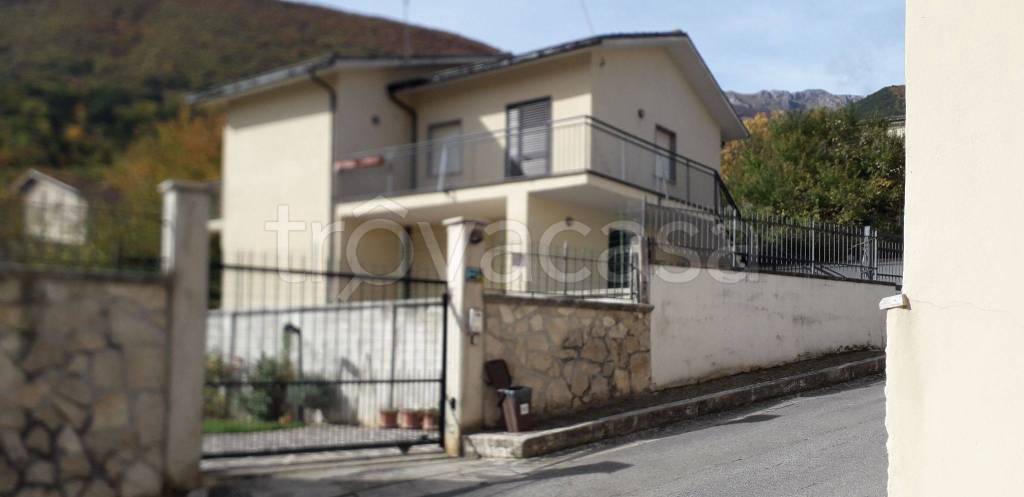 Villa in in vendita da privato a Gagliano Aterno via Aia Grande, 20