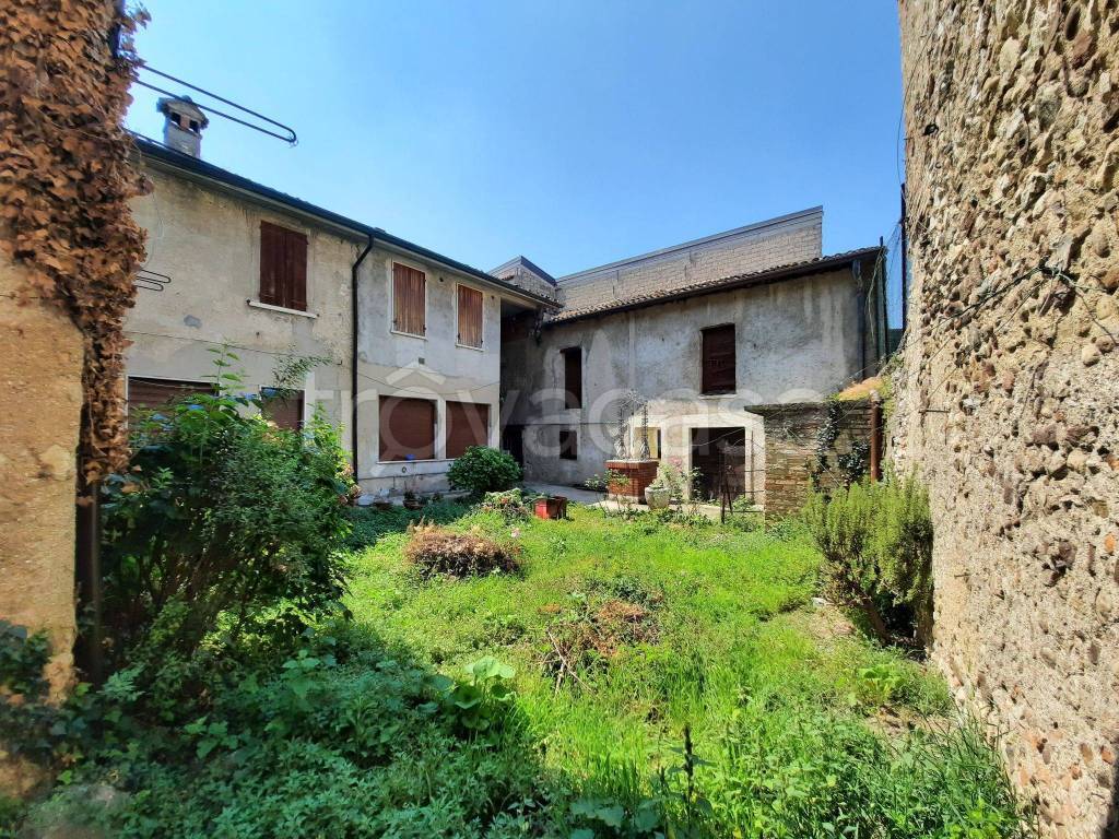 Villa in in vendita da privato a Pozzolengo via Giuseppe Mazzini