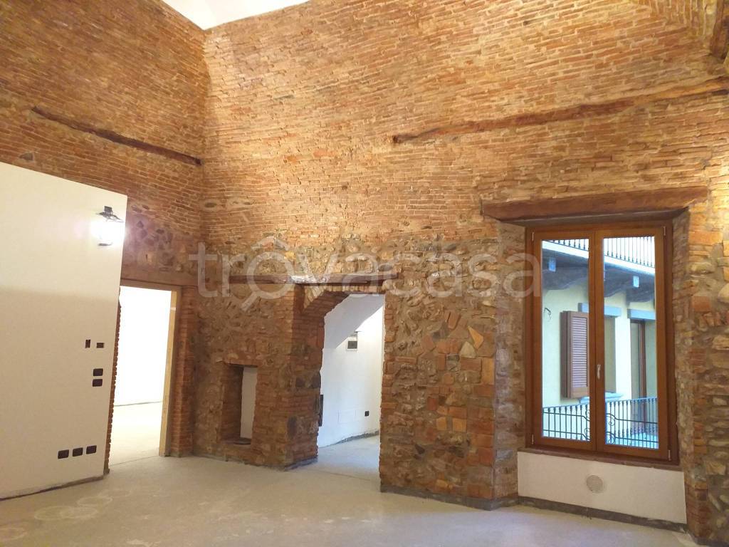 Appartamento in vendita a Pradalunga via Giuseppe Garibaldi, 8