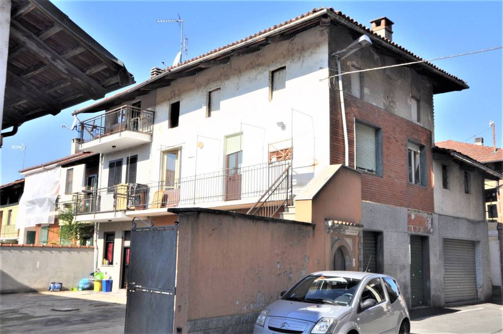 Appartamento in vendita a Montanaro via Giuseppe Garibaldi