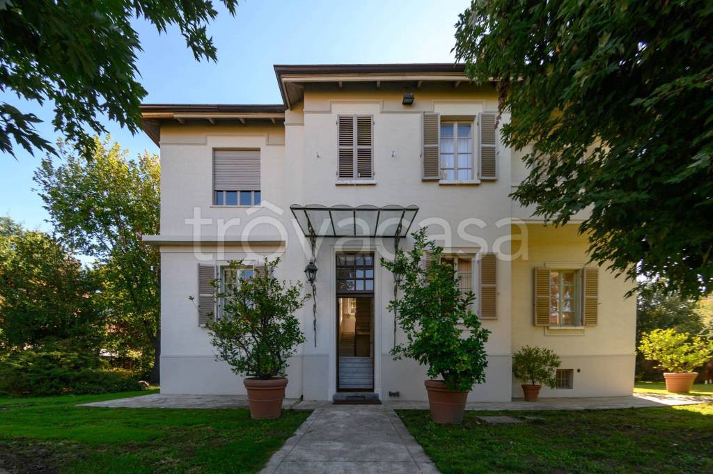 Villa Bifamiliare in vendita a Montanaro via Trieste, 12