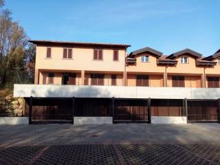 Villa a schiera in affitto a daverio via indipendenza