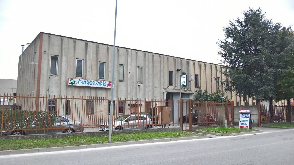 Capannone Industriale in vendita a Pioltello via Achille Grandi, 18