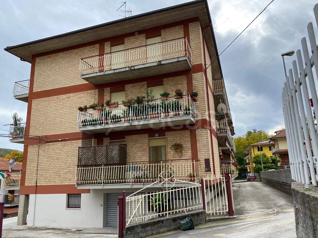 Appartamento in vendita a Roccafluvione via Eugenio Montale, 1