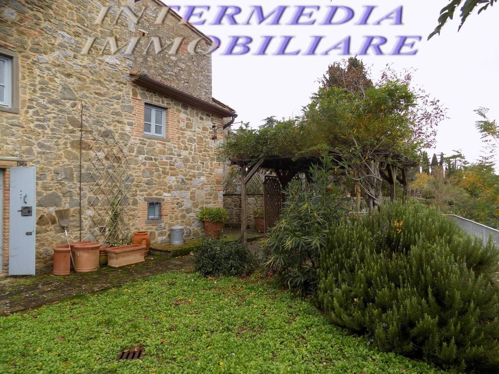 Casa Indipendente in vendita a Castelnuovo Berardenga strada Statale del Castello di Brolio