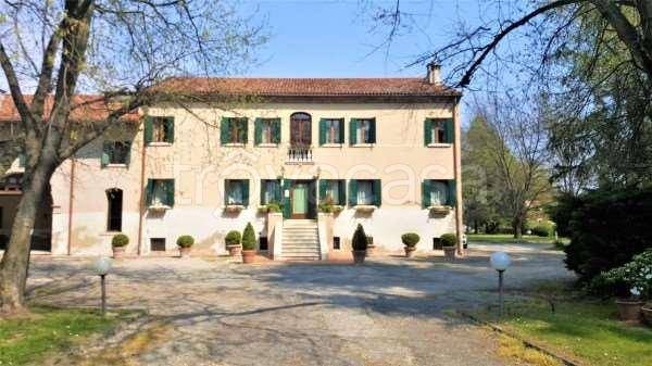 Villa Bifamiliare in vendita a Venezia