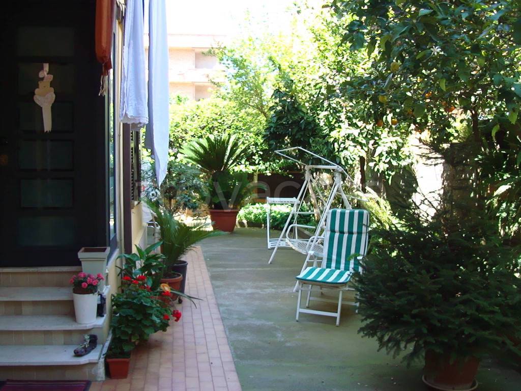 Appartamento in vendita a Roma via Lainate