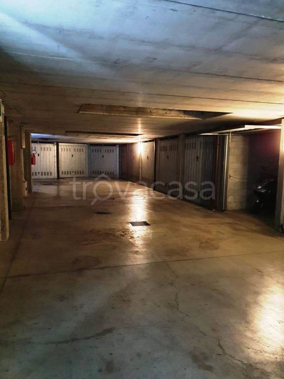 Garage in vendita a Seregno via Capitano Giulietti, 9