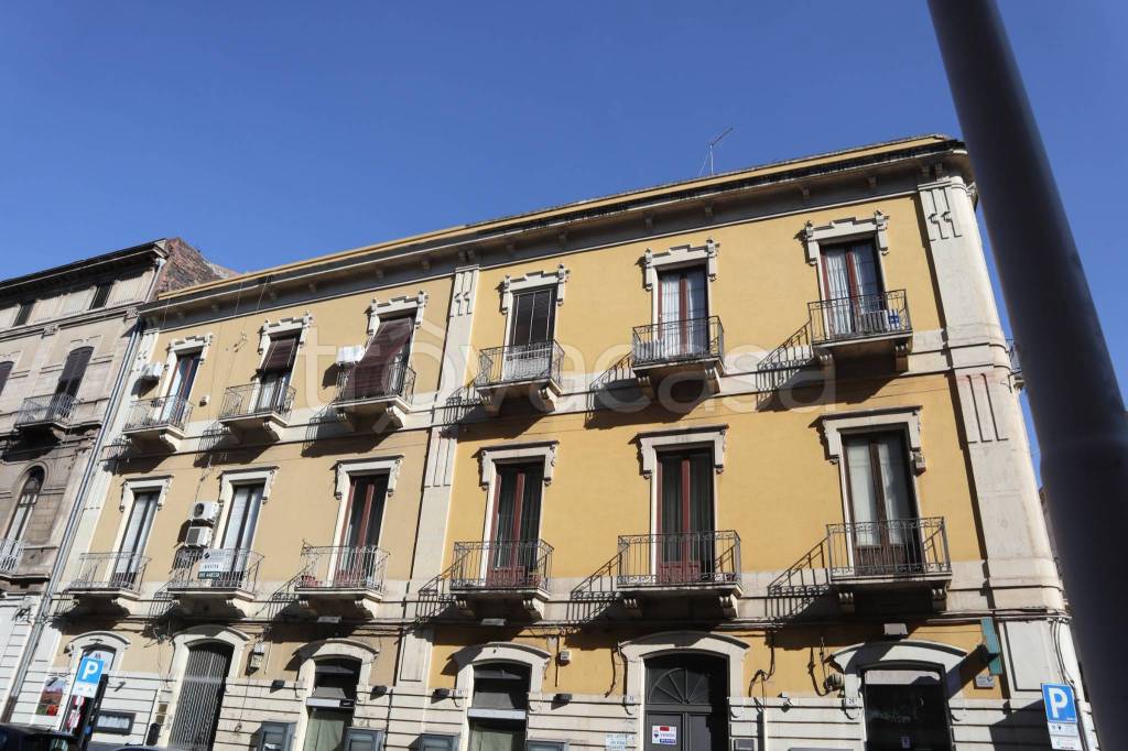 Ufficio in affitto a Catania via Vittorio Emanuele Orlando, 32