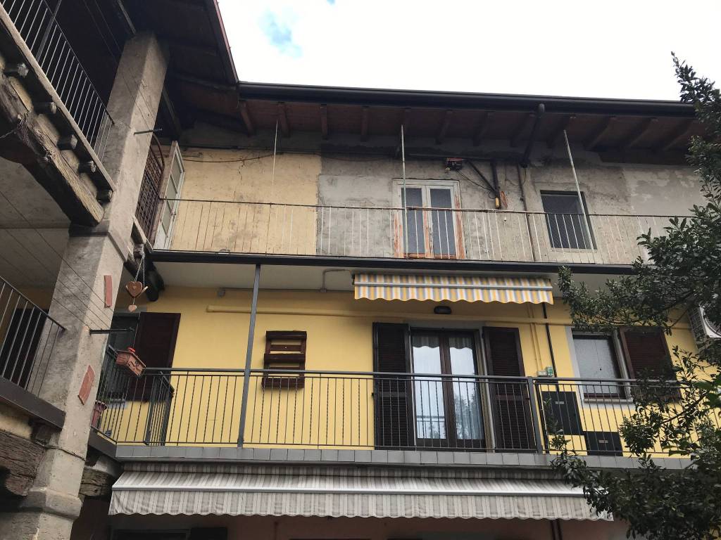 Casa Indipendente in vendita a Vedano Olona via Giacomo Matteotti, 1