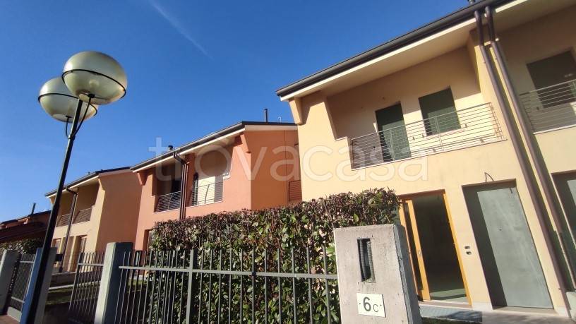Villa a Schiera in vendita a Castelfranco Veneto via San Venanzio Fortunato