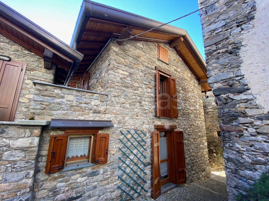 Casale in vendita a Gera Lario via Montemezzo