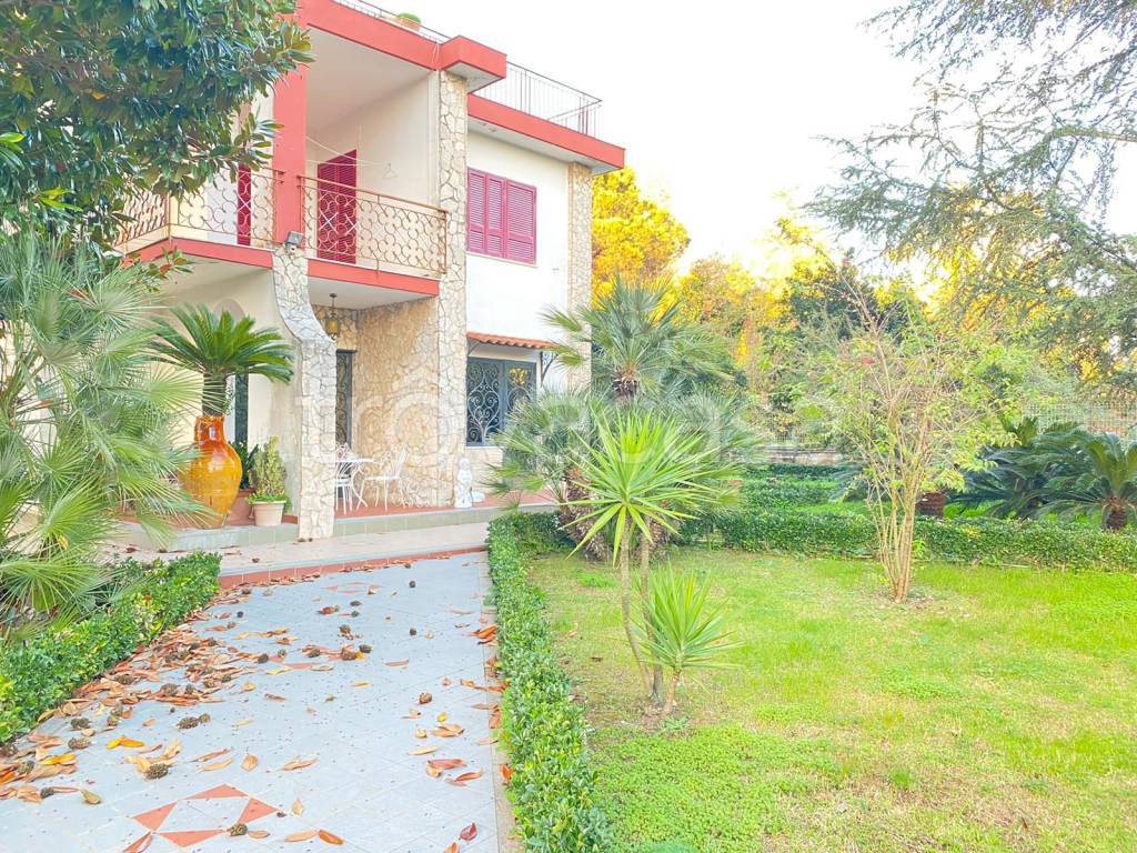 Villa Bifamiliare in vendita a Giugliano in Campania via Reginelle