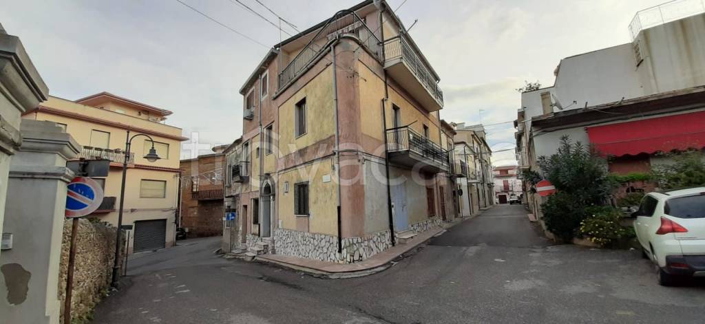 Appartamento in in vendita da privato a Nicotera rione Margherita Traversa 2