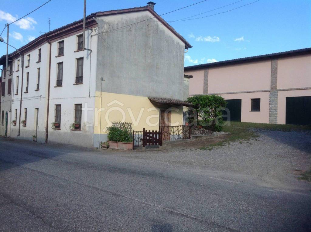 Villa a Schiera in vendita a Val di Nizza sp7