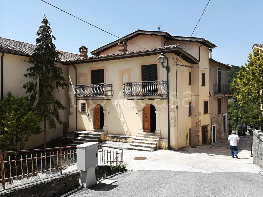 Casa Indipendente in vendita a Rivodutri piazza della Chiesa