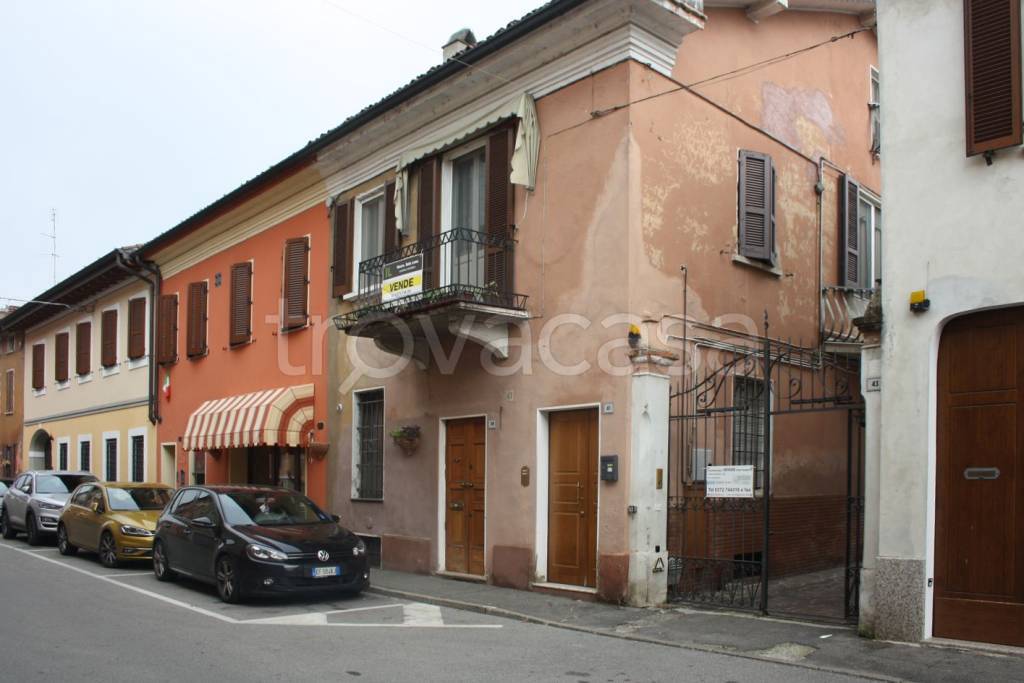 Appartamento in vendita a Pizzighettone via a. Smancini, 41