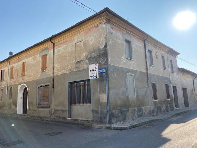 Casa Indipendente in vendita a Rivarolo Mantovano via Dante Alighieri