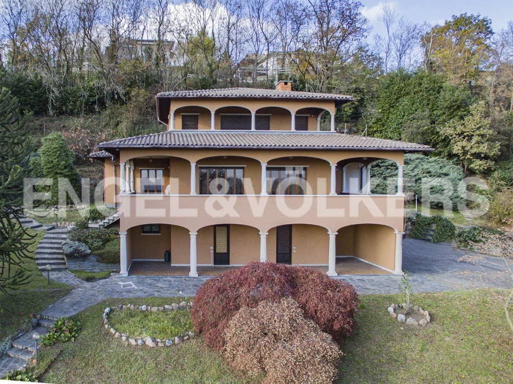 Villa in vendita a Clivio via Ronchi