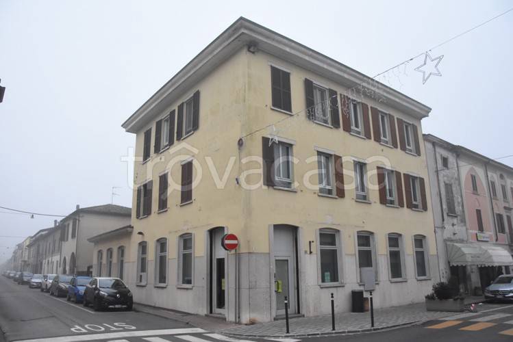 Ufficio in vendita a Canneto sull'Oglio via Giuseppe Garibaldi, 40