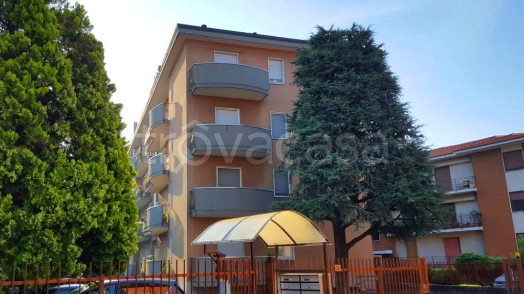 Appartamento in vendita a Dairago piazza Giuseppe Mazzini