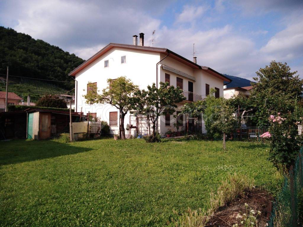 Villa in in vendita da privato a Valdobbiadene via Giosuè Carducci, 1