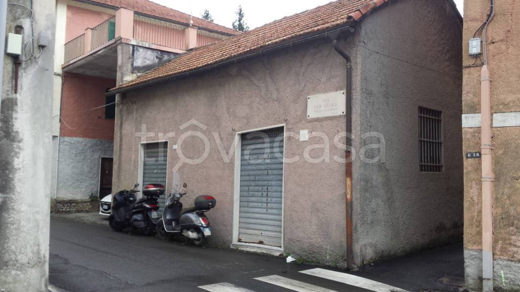 Magazzino in vendita a Genova via San Felice