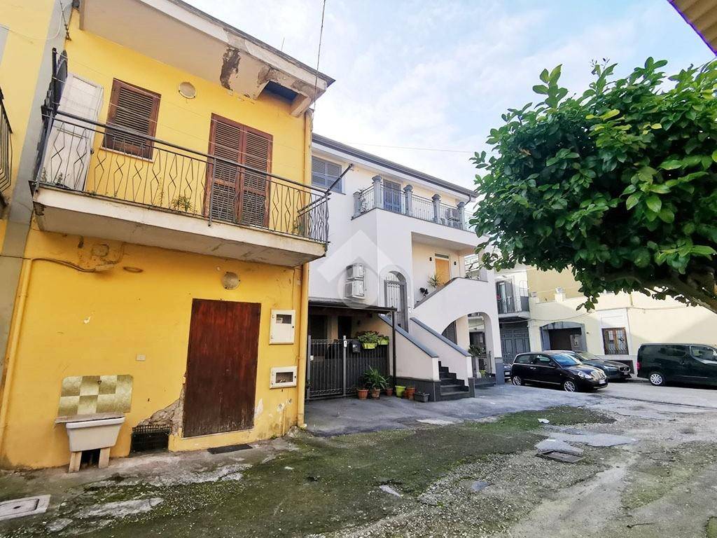 Casa Indipendente in vendita a Pomigliano d'Arco via Matteo renato imbriani, 81