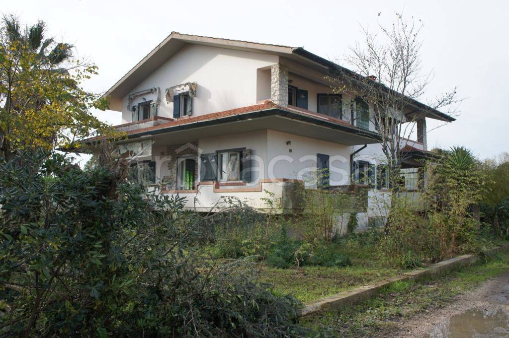 Villa in in vendita da privato a Pontinia strada Migliara 49 Sinistra, 5