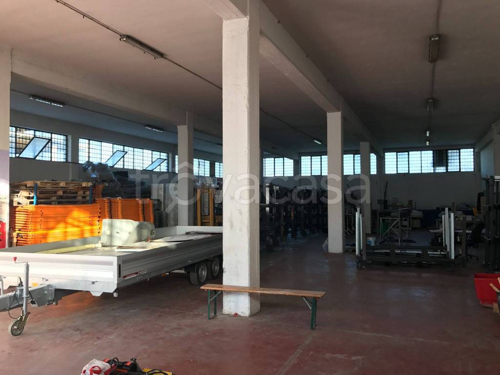 Capannone Industriale in in affitto da privato a Città Sant'Angelo strada Lungofino, 1