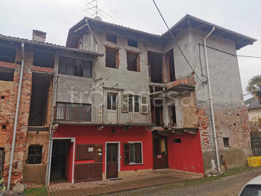 Casale in vendita a Brusnengo via Rovasenda, 43