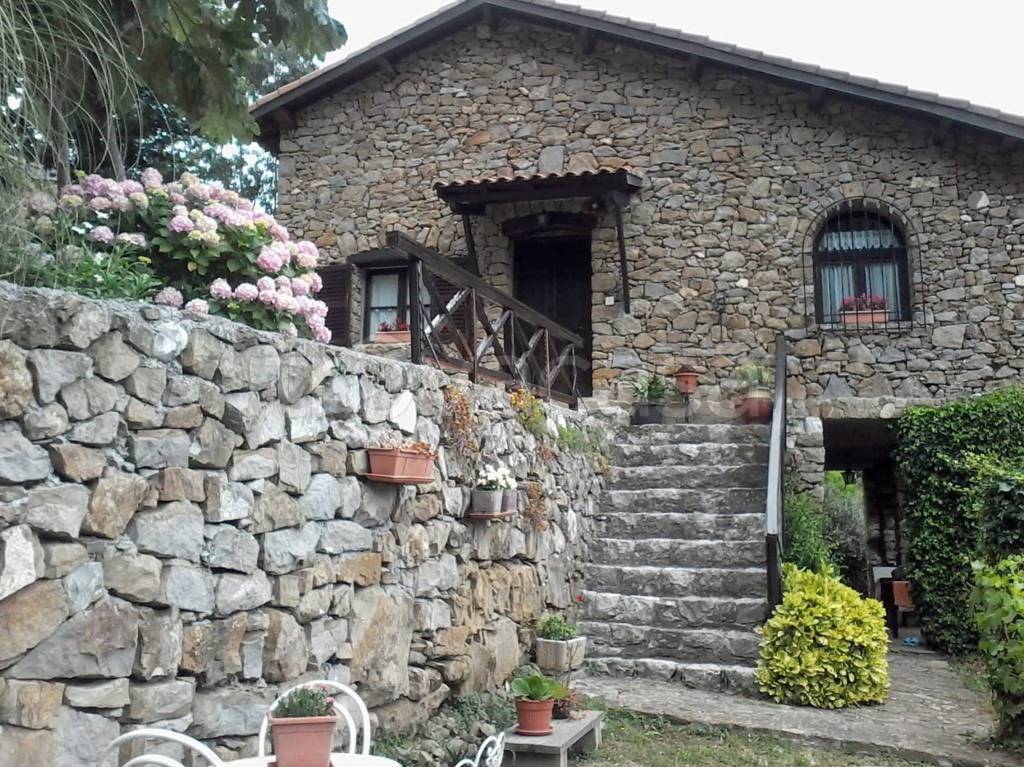 Villa in vendita a Dolceacqua via Provinciale