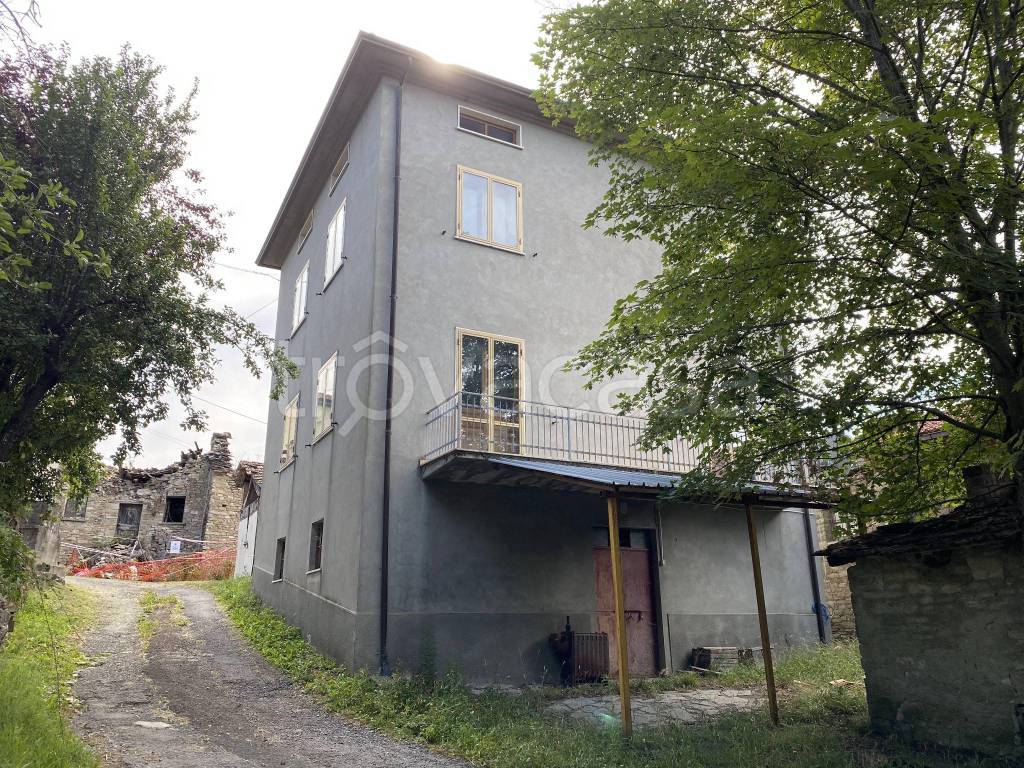 Casa Indipendente in vendita a Bardi località Brugnoli